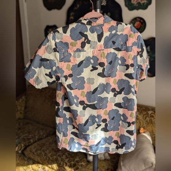 VSTR Abstract Floral Button Down Shirt - Picture 4 of 4